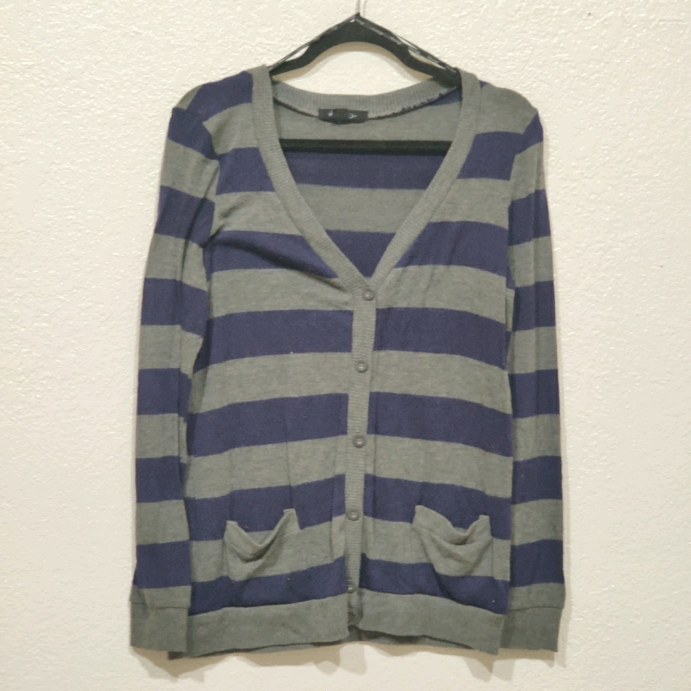 🥀3/$20 Forever 21 grey & blue sweater cardigan M